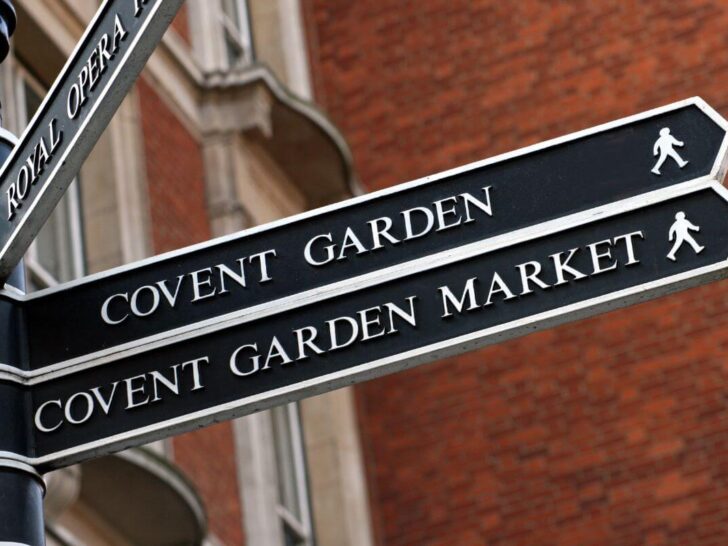 sings pointing to covent garden brunch venues