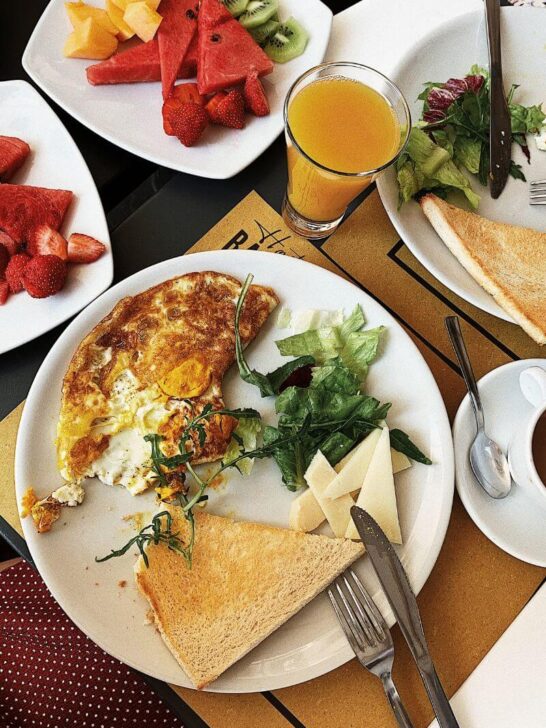 egg and toast brunch